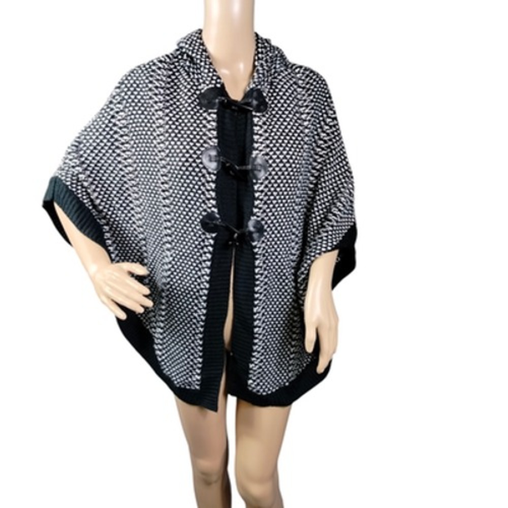 Timing Poncho Womens Medium Black White Hooded Toggle Chunky Knit‎ Cape Sweater